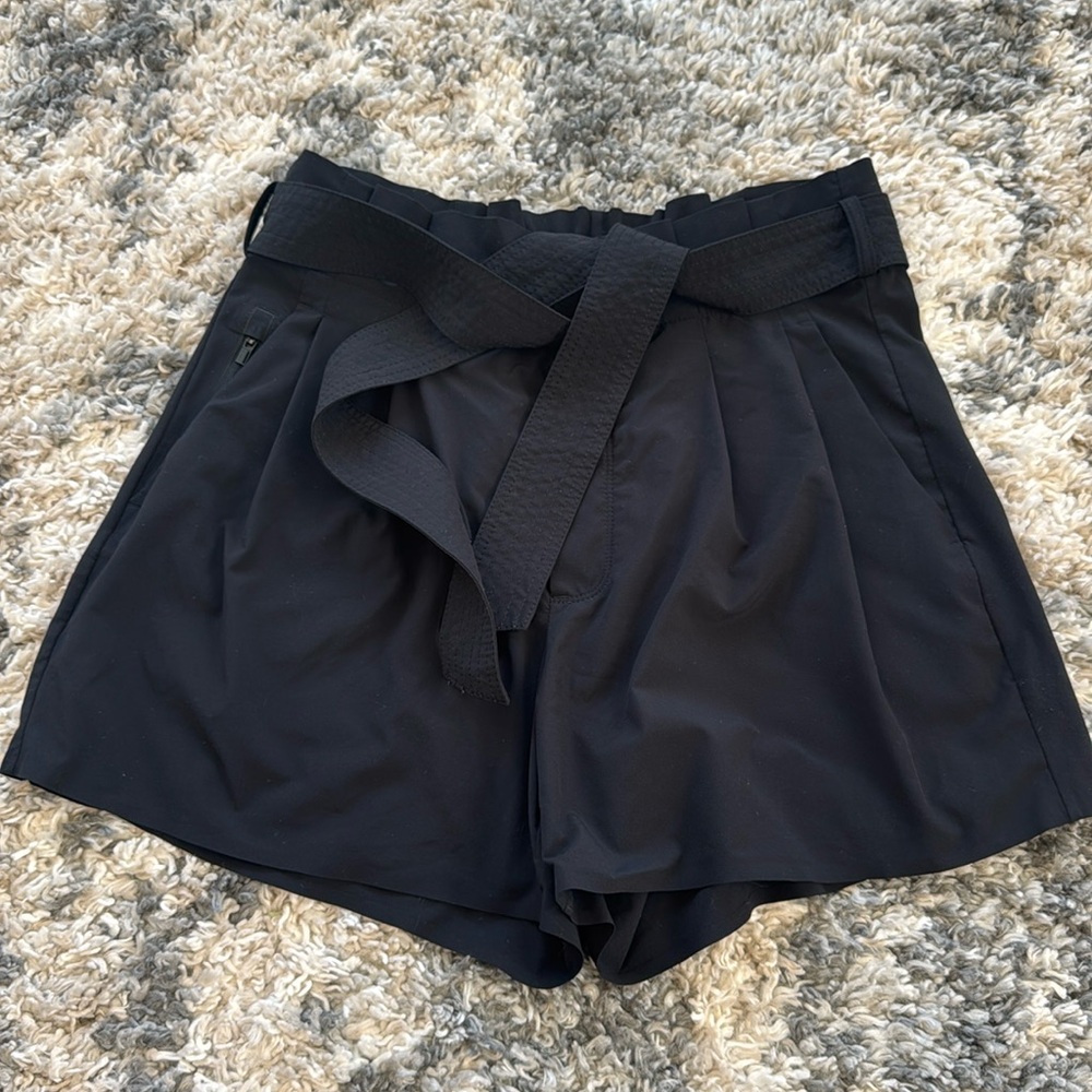 Athleta skyline shorts II - size 6